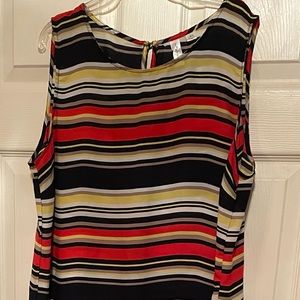 Tecera Beautiful light striped top Armpit to armpit 23”